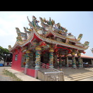 Ein Gebäude des Wat Thamma Panya im chinesischen Stil